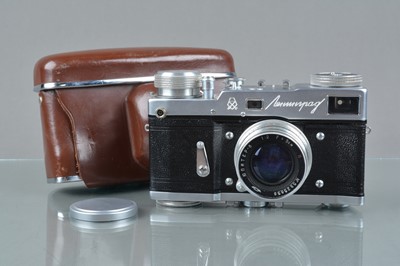 Lot 428 - A Gomz Leningrad Rangefinder Camera