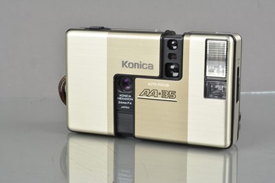 Lot 451 - A Konica AA-35 Half Frame Camera