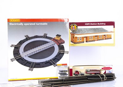 Lot 194 - Hornby and Peco 00 Gauge Track  Turntable and 90+ Points and other Accessories