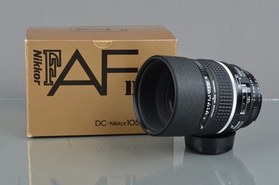 Lot 511 - A Nikon AF DC-Nikkor 105mm f/2D Lens.