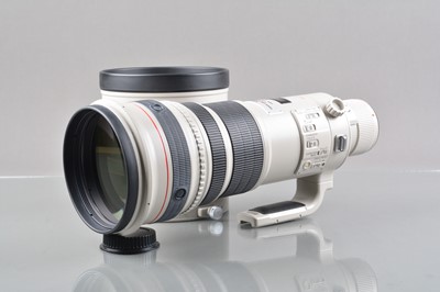 Lot 519 - A Canon EF 500mm f/4 L IS USM Lens