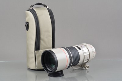 Lot 521 - A Canon EF 300mm f/4 L IS USM Lens