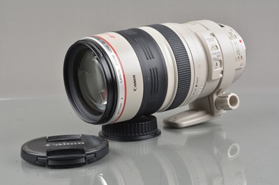 Lot 526 - A Canon EF 100-400mm f/4.5-5.6 L IS USM Lens