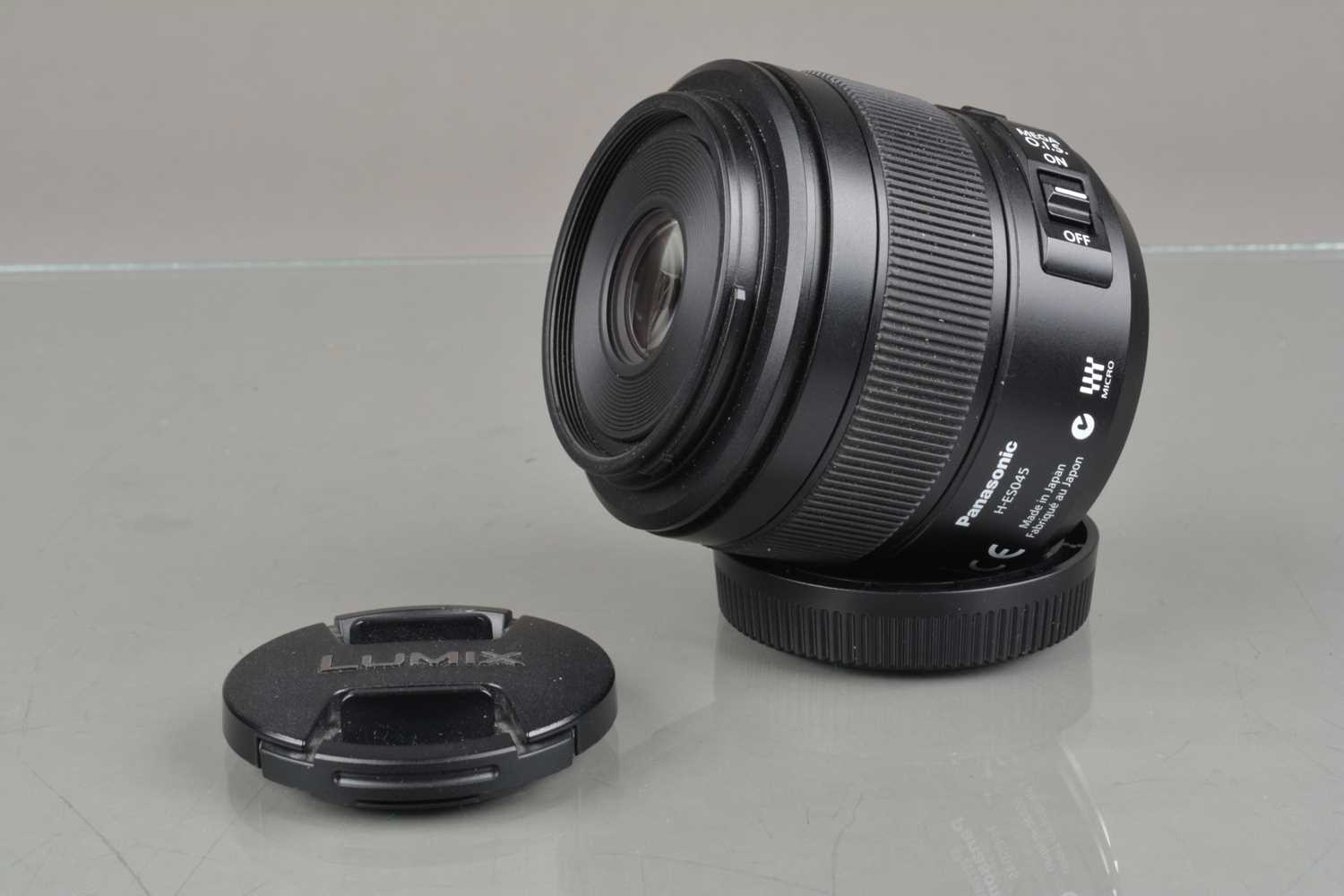 Lot 549 - A Panasonic H-ES045 Lumix G Leica DG Macro Elmarit 45mm f/2.8 ASPH Lens
