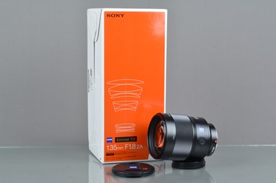 Lot 572 - A Sony Carl Zeiss T* 135mm f/1.8 ZA Sonnar Lens