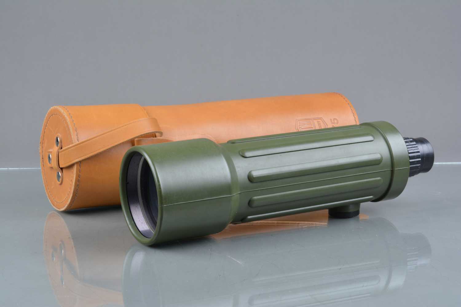 Lot 627 - An Optolyth 30x75 Ceralin Draw Tube Spotting Scope