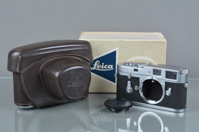 Lot 668 - A Leitz Wetzlar Leica M2 Camera Body