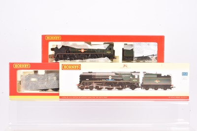 Lot 223 - Hornby 00 Gauge BR green rebuilt West Country and Merchant Navy Class Locomotives and Tenders
