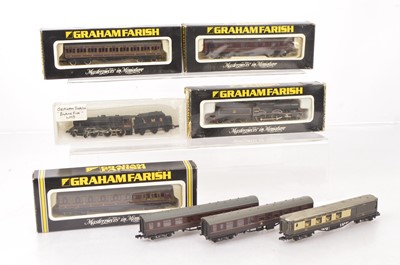 Lot 13 - Graham Farish N Gauge Steam Locomotives and Coaches (8)