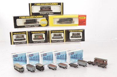 Lot 14 - N Gauge Steam Tank Locomotives and Goods Wagons (17)