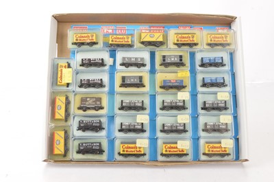 Lot 20 - N Gauge Peco Private Owner and Other Goods Wagons (28)