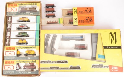 Lot 23 - N Gauge Continental Outline Diesel Electric Locomotives and Freight Stock (14)