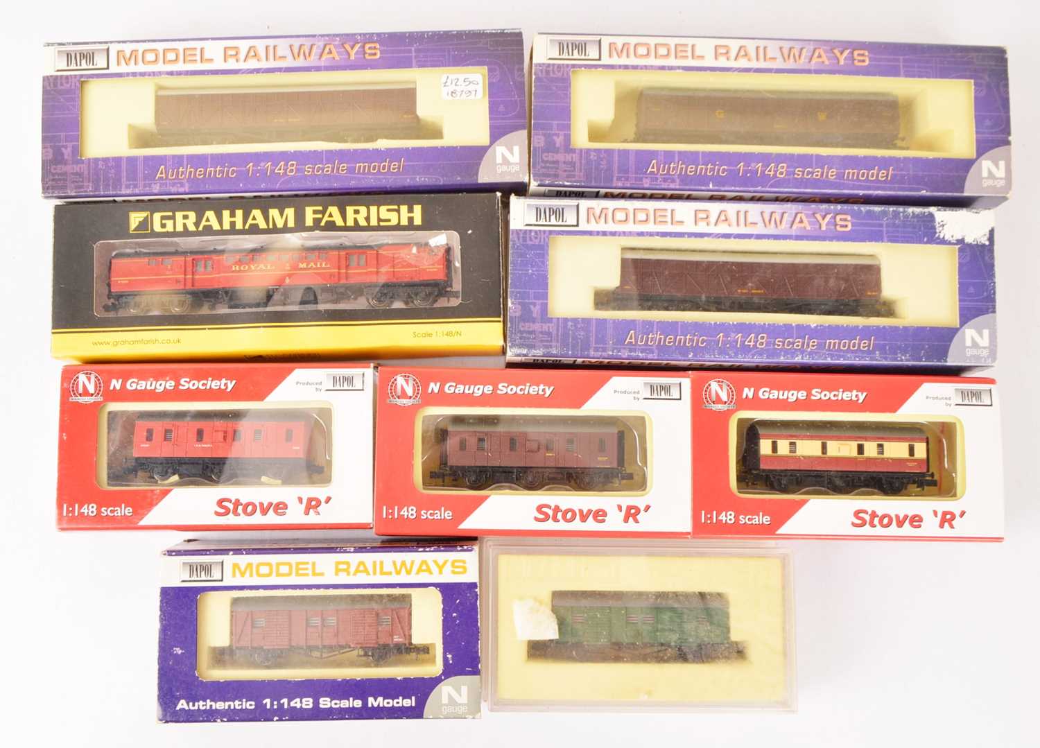 Lot 57 - N Gauge Stove R Vans and Similar Rolling Stock (9)