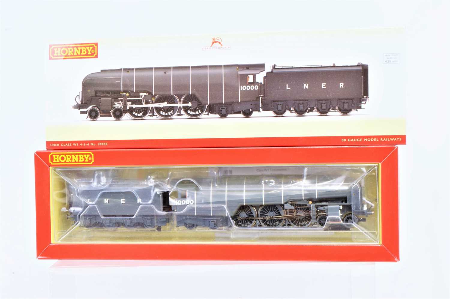 Lot 87 - Hornby 00 Gauge R3979 LNER dark grey Class W1 'Hush Hush' Streamline No 10000 4-6-4 Locomotive and Tender