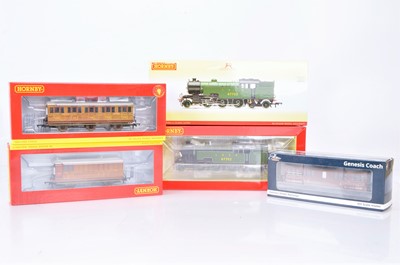 Lot 88 - Hornby 00 Gauge LNER Thompson Tank and three LNER short Teak Coaches by Hornby and Hattons