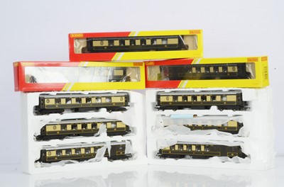 Lot 117 - Hornby China OO Gauge Pullman Coaching Stock (9)