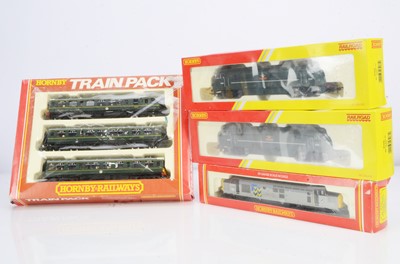 Lot 118 - Hornby OO Gauge DMU and Diesel Locomotives