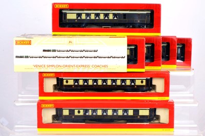 Lot 134 - Hornby China OO Gauge Venice Simplon Orient Express Pullman Coach Pack and Pullman Coaches, (7)