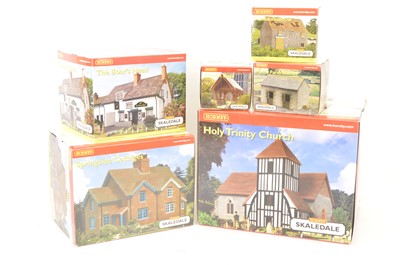 Lot 158 - Hornby OO Skaledale Trackside Buildings (6)