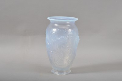 Lot 42 - A 20th century opalescent glass vase