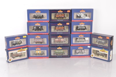 Lot 213 - Bachmann OO Gauge Private Owner Wagons (16)
