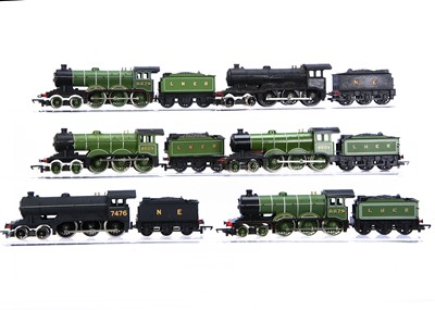 Lot 256 - Hornby and Tri-ang 00 Gauge LNER B12 class Steam Locomotive and tenders