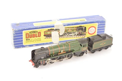 Lot 235 - Hornby-Dublo 00 Gauge 3-Rail 3235 BR green West Country Class 34042 'Dorchester' Locomotive and Tender