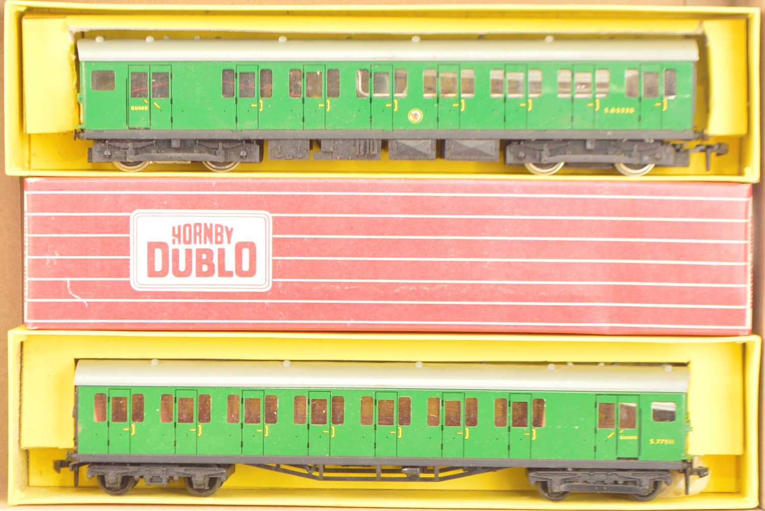 Lot 264 - Hornby-Dublo 00 Gauge 2-Rail BR green EMU 3-Car Set (3)