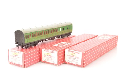 Lot 266 - Hornby-Dublo 00 Gauge Export 2-Rail BR green EMU Trailer and Export and Standard Coaches (3)