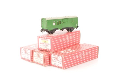 Lot 283 - Hornby-Dublo 00 Gauge 2-Rail Export and UK Horse Box and Utility Vans (4)