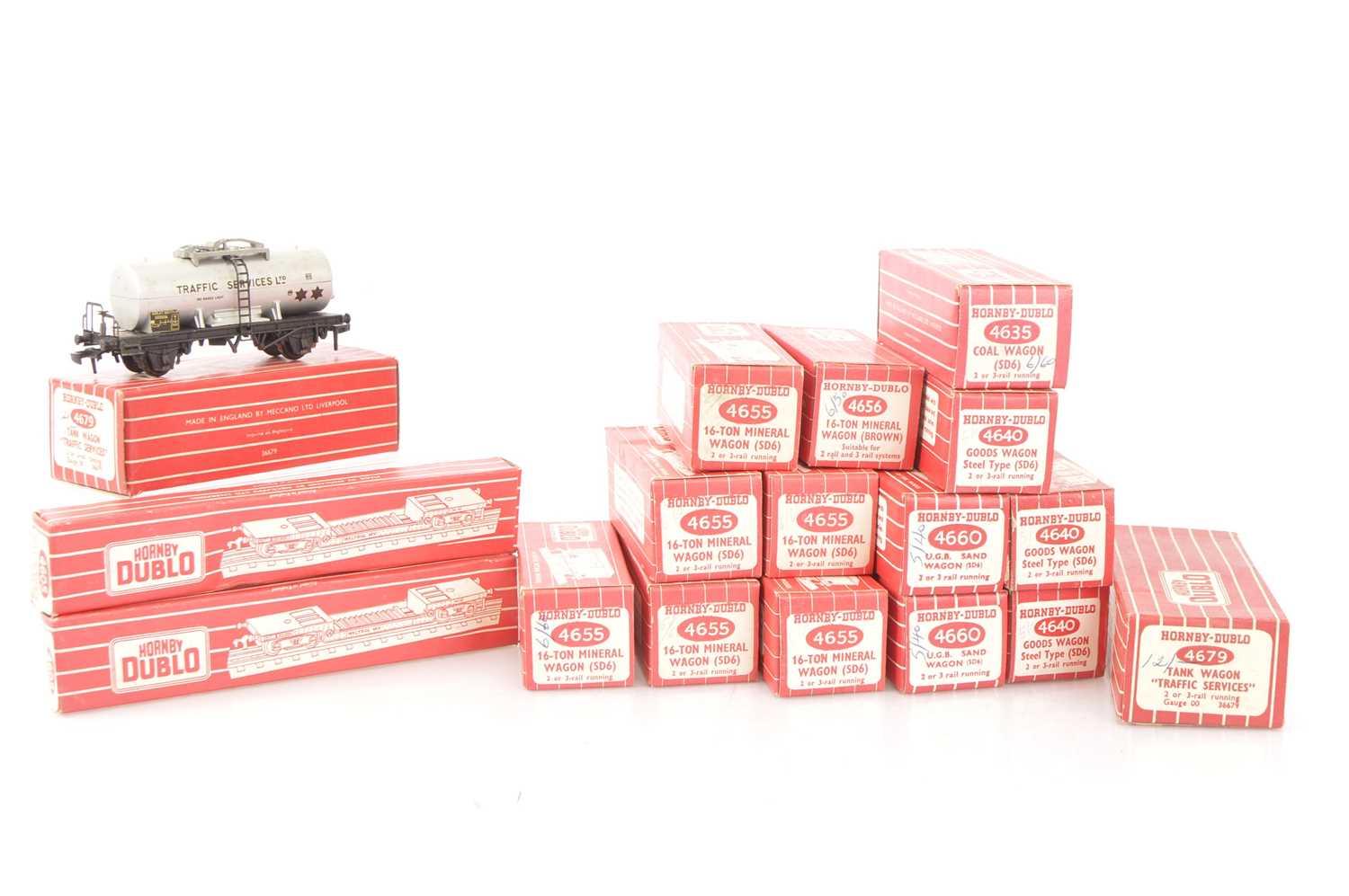 lot-284-seventeen-hornby-dublo-00-gauge-2-rail-goods