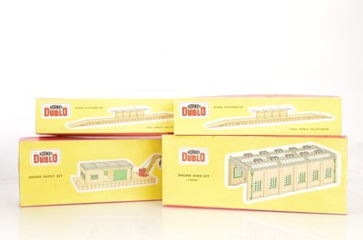 Lot 287 - Hornby-Dublo 00 Gauge 2-Rail plastic  Building Kits (4)