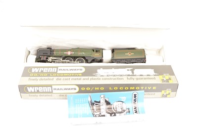 Lot 296 - Wrenn 00 Gauge W2238 BR green Merchant Navy Class 35028 'Clan Line' Locomotive and Tender