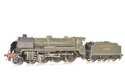 Lot 301 - 00 Gauge SR green King Arthur Class N15 No 799 'Sir Ironside' Locomotive and Tender