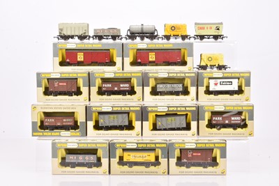 Lot 404 - Wrenn 00 Gauge boxed and unboxed Goods Rolling Stock