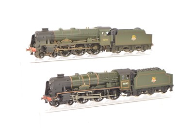 Lot 322 - Hornby and Bachmann 00 Gauge modified BR green Scot Class Double Chimney Locomotives and Tenders