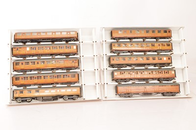 Lot 330 - Modified 00 Gauge RTR and Kitbuilt LNER Gresley Teak Mainline Coaches (10)