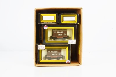 Lot 367 - Dapol OO Gauge Trago Mills  Conflats with Containers (8)