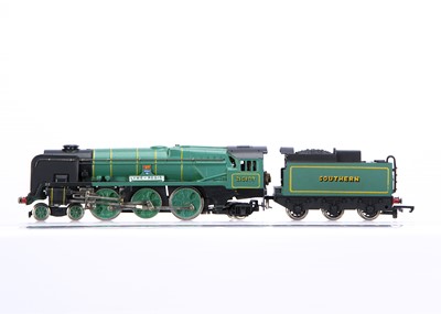 Lot 414 - Unboxed Wrenn 00 Gauge W2237 SR green rebuilt West Country Class 21C109 'Lyme Regis' Locomotive and Tender