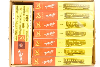 Lot 411 - Fleischmann HO Gauge Mainly German Coaches (10)