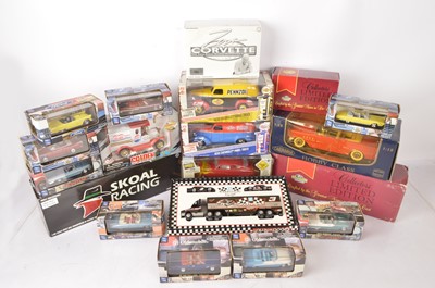 Lot 25 - Modern Diecast Vintage and Modern American Vehicles (19)