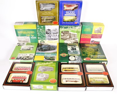Lot 36 - Exclusive First Editions Bus Sets and Gift Sets (14)
