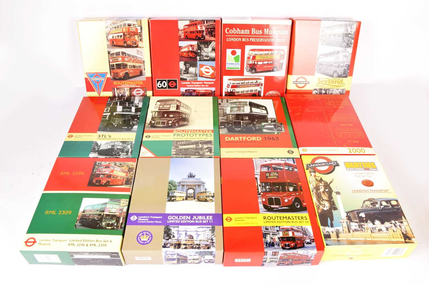 Lot 37 - Exclusive First Editions Bus Sets and Gift Sets (14)