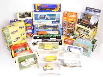 Lot 195 - Modern Diecast Cars and Commercial Models (29)