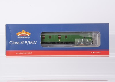 Lot 459 - Bachmann 00 Gauge 31-265 BR SR green Motor Luggage Van