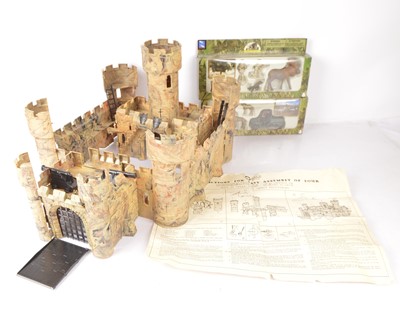 Lot 309 - Tudor Rose plastic Crusaders Castle and New-Ray Wild Hunting Figures (3)