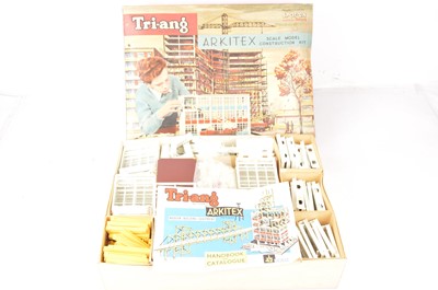 Lot 416 - Tri-ang Spot-On 1/42 Scale Arkitex Set No 2