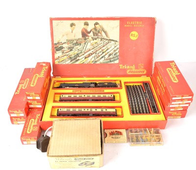 Lot 440 - Tri-ang 00 Gauge RS 1 Train Set and Accessories including Hornby-Dublo plastic Figures and Master Models Churns (qty)