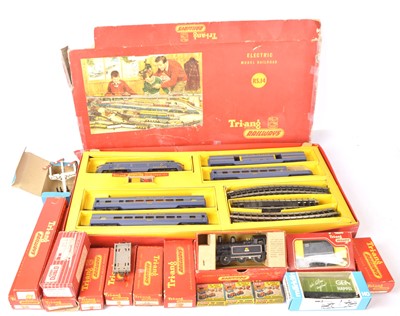 Lot 446 - Tri-ang 00 Gauge Transcontinental RS14 Train Set and Accessories