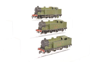 Lot 501 - Three Hornby-Dublo 00 Gauge 3-Rail unboxed LNER green 0-6-2T 9596 Tank Engines